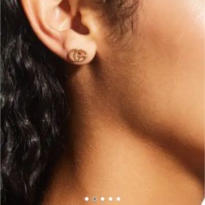 Gucci classic GG 18k gold earrings